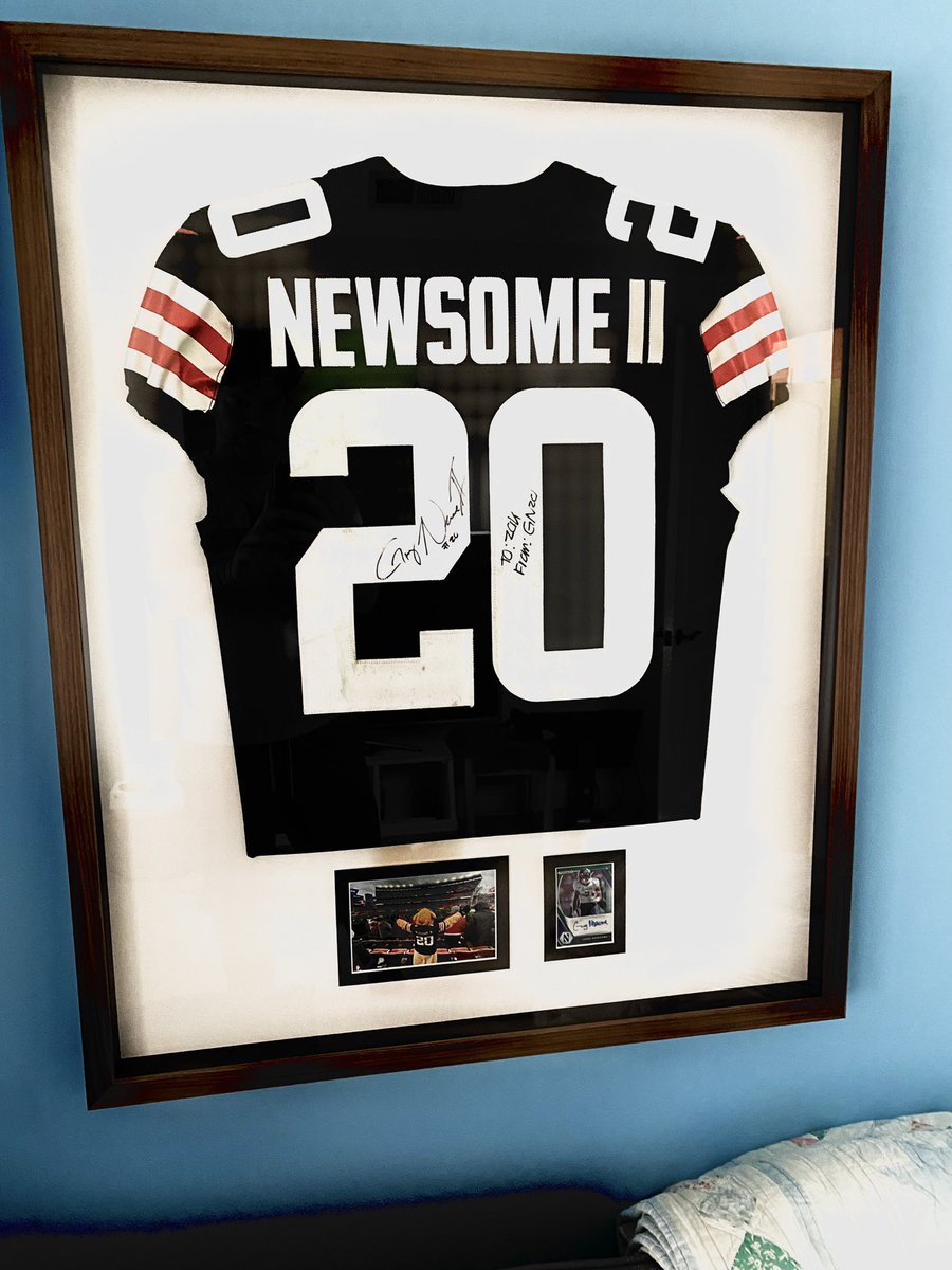 FooGahZee's tweet photo. We finally got it framed. Thanks again @gnewsii #Browns https://t.co/Q1xhCtmj0G