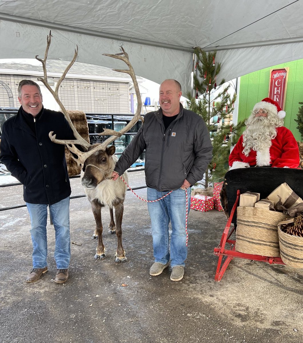 DanWMcLean's tweet photo. HOHO! Excellent to see Santa and his Reindeer at @Sprucegarden Centre today! 

My Friend Meryl has everything you need for Christmas so come on down to S.W. Calgary for some holiday fun! #yyc https://t.co/Mt7XNK8kot