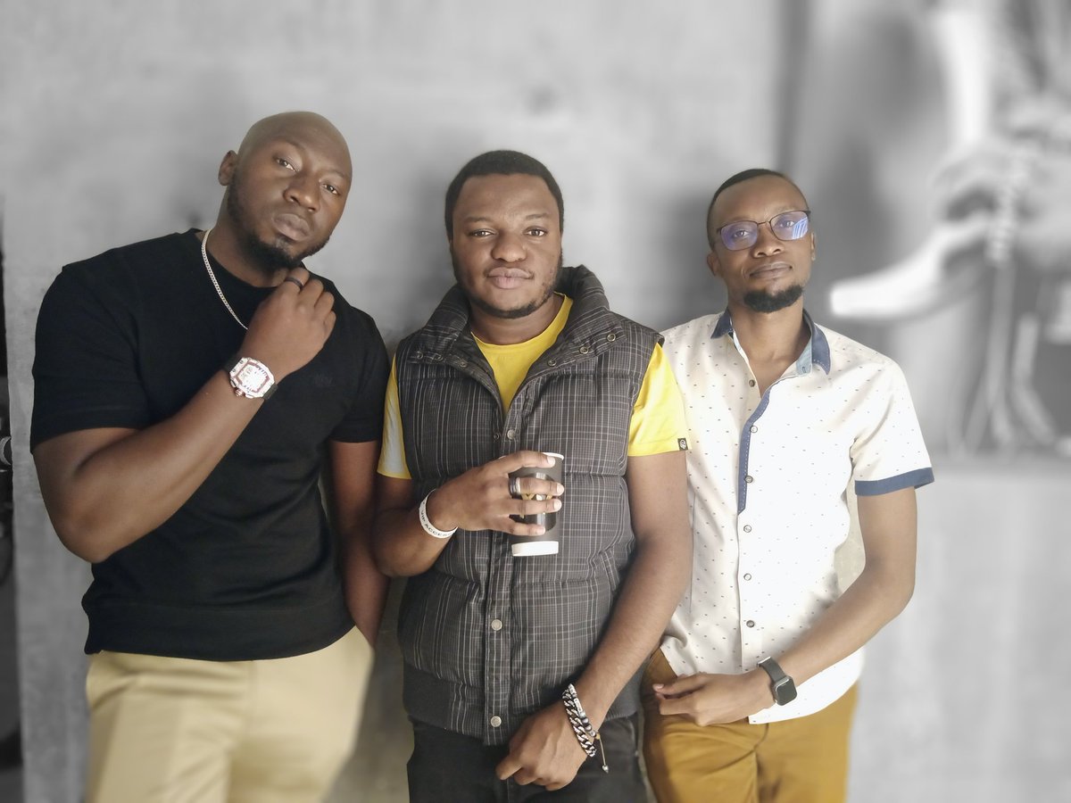TlChillszm's tweet photo. #TeamTecno chilling @mufasa_vo @DominicMboo_ https://t.co/E1jcaFeWqc