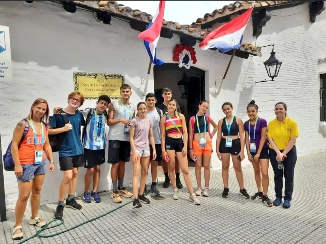 DiegoGaleanoH's tweet photo. #IntercambioCultural🫂 en los #JSEPy🇵🇾
Atletas escolares de #Argentina🇦🇷, #Bolivia🇧🇴 y #Ecuador🇪🇨 pudieron disfrutar de Tours Turísticos por las Ciudades de Asunción y Aregua
Gracias @Senatur_Py por el apoyo
#VosTambiénJugás🫵🏻
#ElDeporteNosUne🤝🏻 https://t.co/PZAa1znHLS