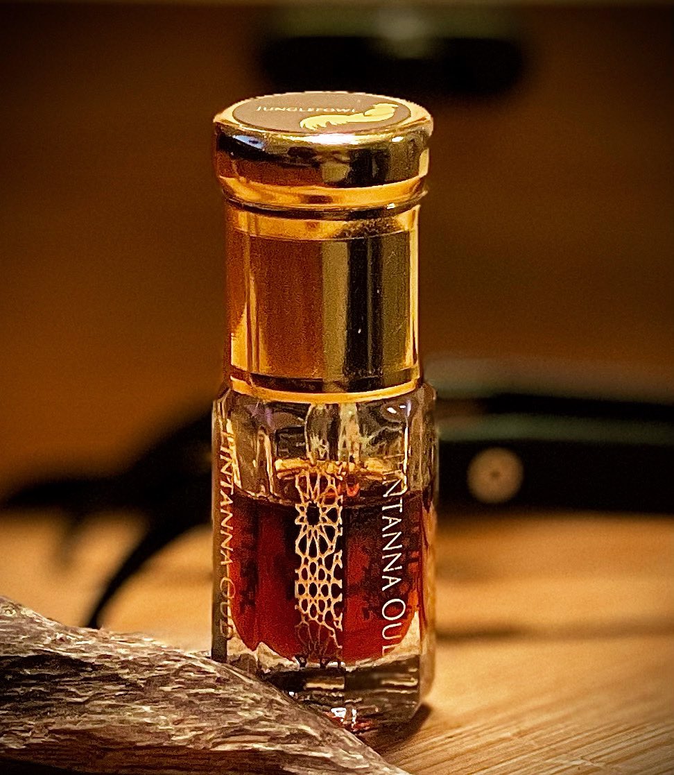 ScentGuru's tweet photo. JungleFowl is a fantastic zest Sri Lankan Oud oil https://t.co/rhVfh7v9bN