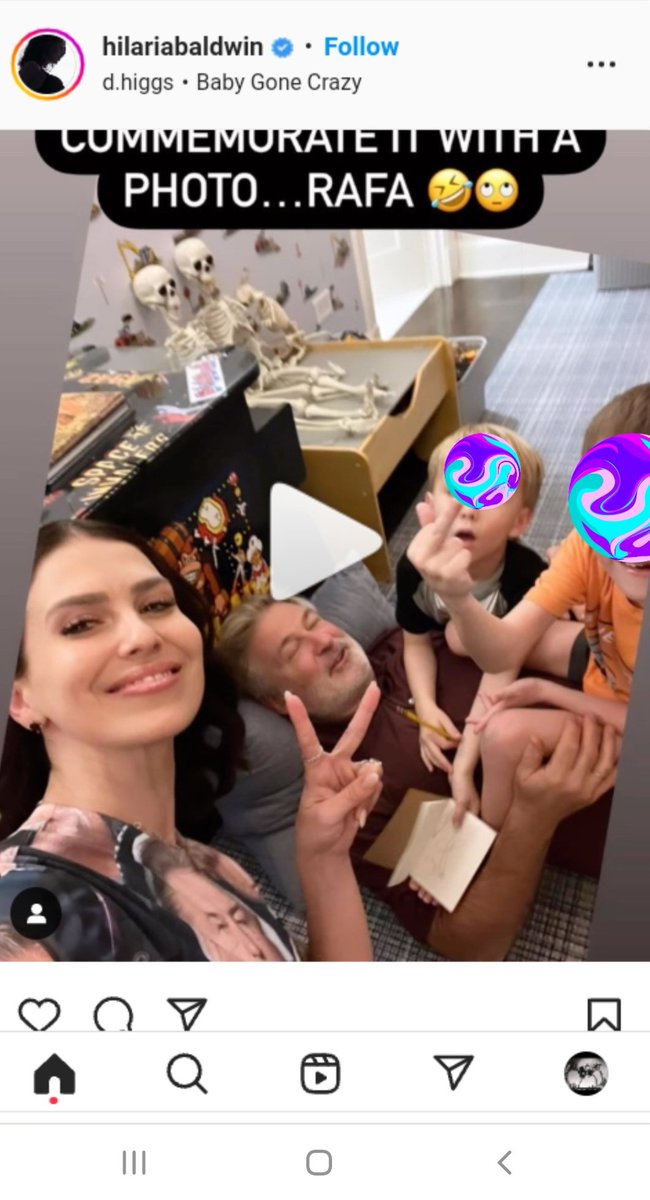 smallerpepino's tweet photo. #HilariaBaldwin Once again thinking it's so funny every time her 7 YEAR OLD flips off the camera. He's sending YOU the msg Mami. Put the camera down and BE PRESENT WITH YOUR CHILDREN. #pepino #badmom #behavioralissues #Reddit This is NOT 🤣 IDIOTA! https://t.co/OGyzq1L6CB