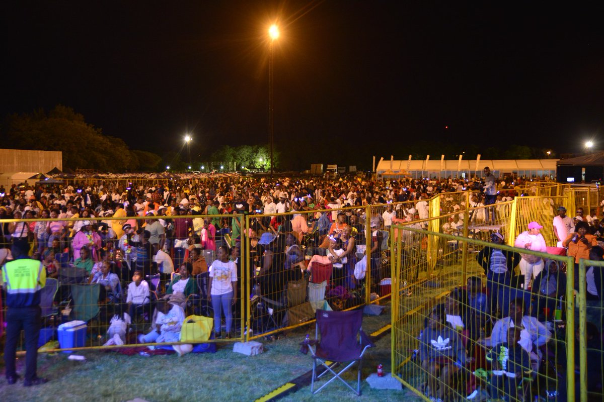 Our people enjoying themselves

#MapungubweArtsFest #MapungubweFest2022
