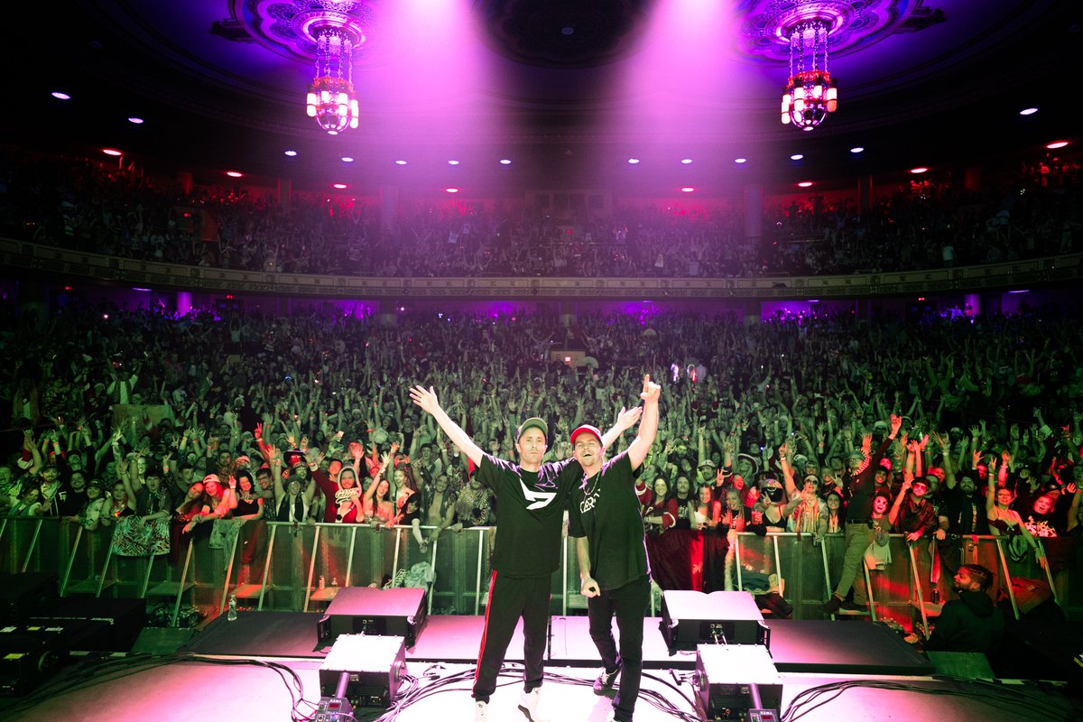 dirtysnatchauk's tweet photo. As a kid, I was not very social and was even afraid to go outside so I never pictured myself playing at a sold-out show at the world's largest Masonic Temple in front of thousands of people. FULL FUCKING APRECIATION!!! https://t.co/8Pm3Xowsym
