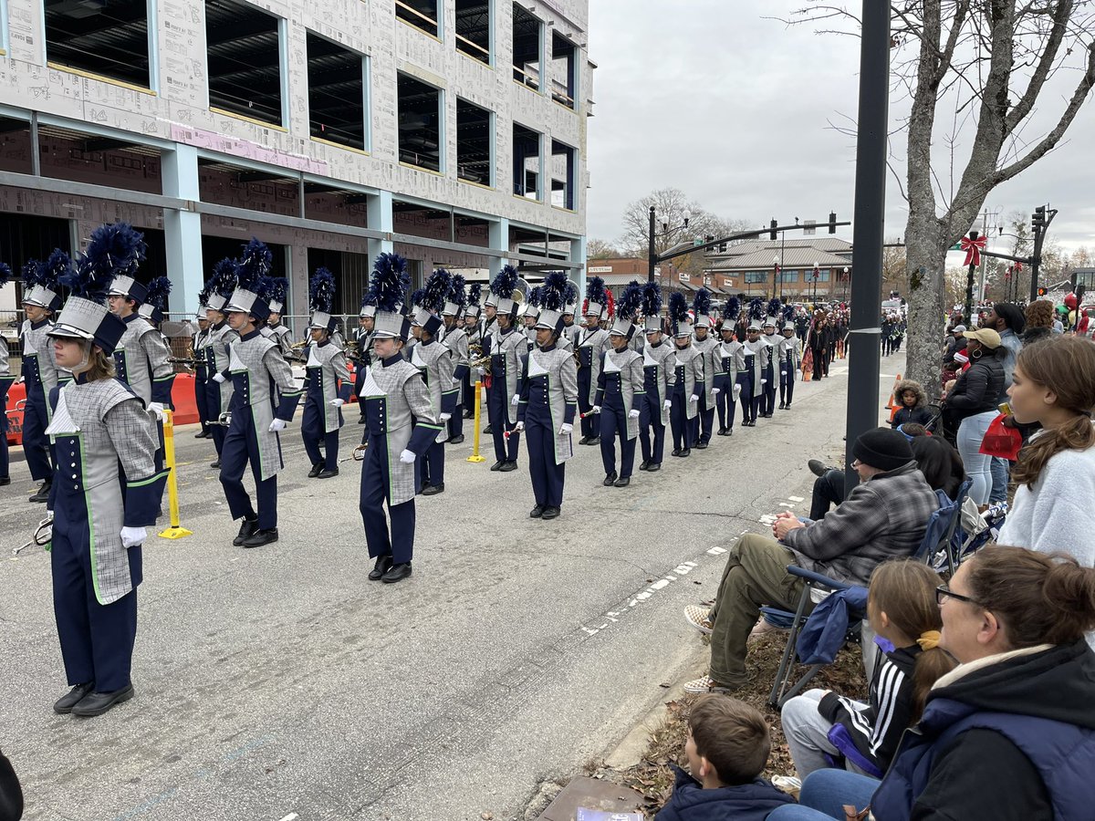 The <a href="/WRAL/">WRAL NEWS in NC</a> team at the #Cary Christmas Parade!! 🎅🏻 🎄