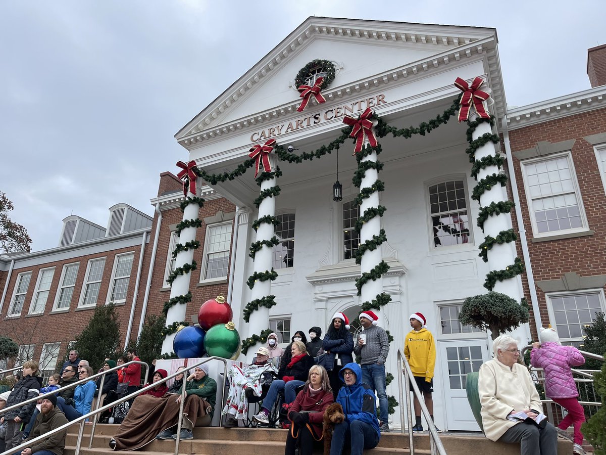 JoeFisherTV's tweet photo. The @WRAL team at the #Cary Christmas Parade!! 🎅🏻 🎄 https://t.co/qNHkkm0tHv