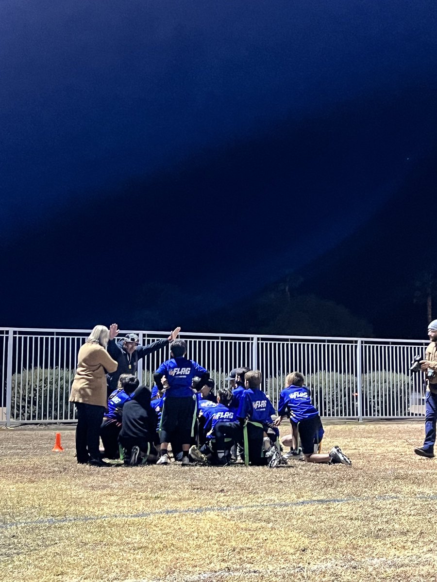coachFL0's tweet photo. CONGRATULATIONS Kids!! Enjoy This!! You EARNED IT!! So very Proud of You ALL! #EXPLORERSEXCEL #DSUSD Flag Football CHAMPS ๐๐๐ a lot of behind the scenes work to bring back sports to the Elem. Schools. We are Grateful. Thank you again @coachkdcacomets @DSUSDExpanded @dsusdPLN https://t.co/R9zM9I62G3