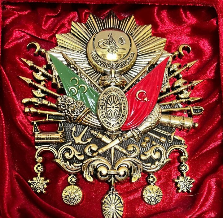 Benim öyle bir Ecdadım varki.
193 Ülkenin üyesi BM, Dünya,da barışı Sağlayamazken
Benim Ecdadım Asırlarca
Barış, Adalet, Hoşgörü içinde
Yönetti.
🇹🇷❤Ben Osmanlı Torunuyum❤🇹🇷