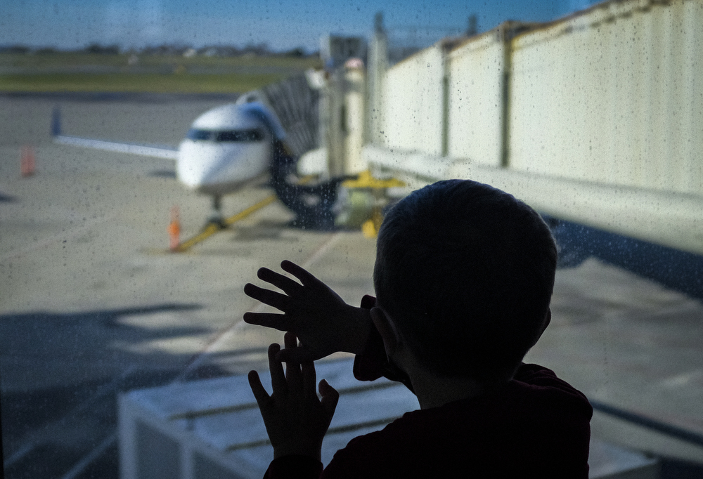 SaedHindash's tweet photo. Scenes from this year's "North Pole Express" flight from @FlyABE_ for families battling pediatric cancer. Click this link --> https://t.co/ckc7Sxrz54 to read the story by @kurtbresswein with photos by me. #northpoleexpress #lehighvalleypa https://t.co/jcuPIdWpZN