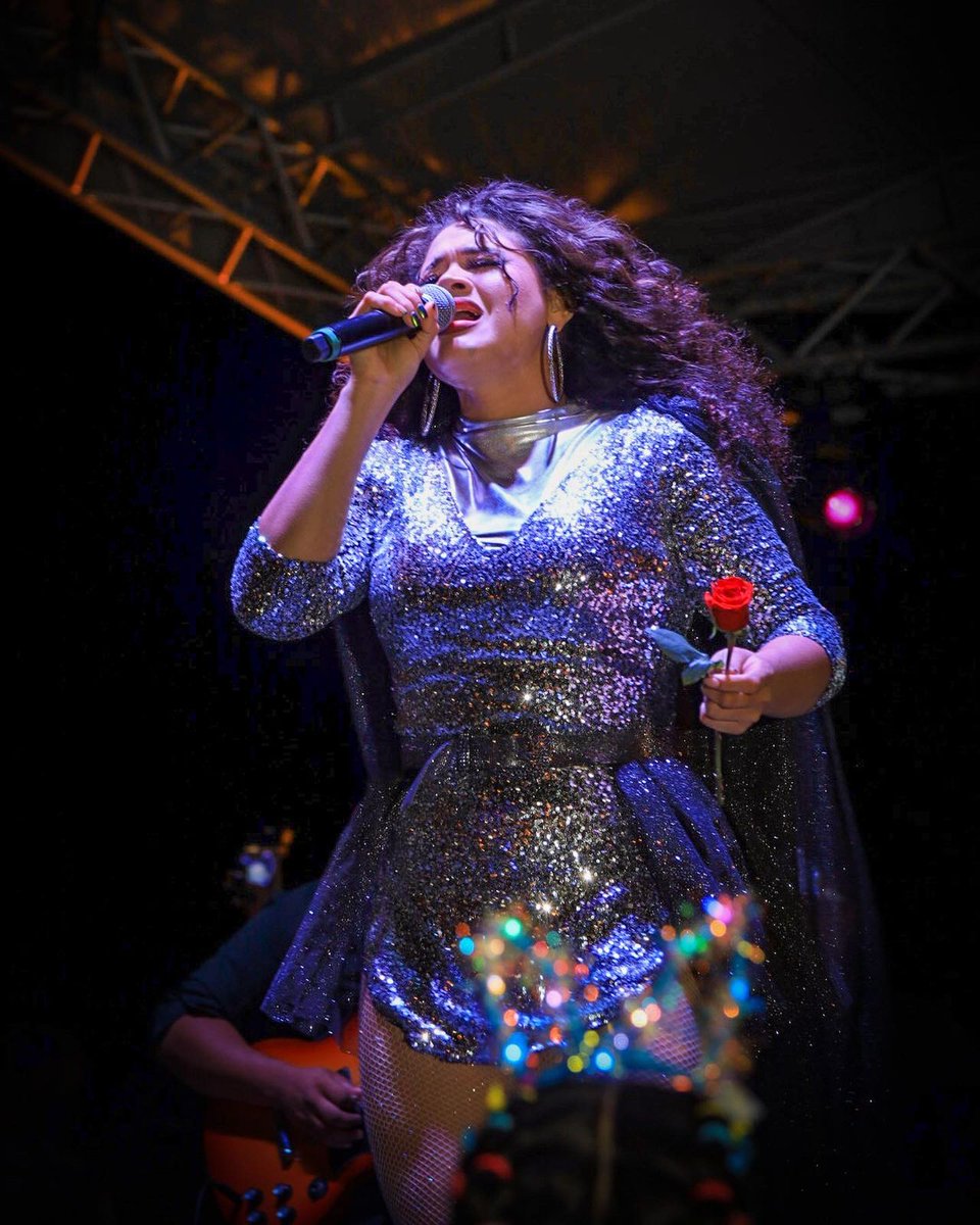saenz_hn's tweet photo. TREMENDO CONCIERTO EL QUE NOS DIOS NUESTRA LEONA 🦁👑🤍 @Cesia_Saenzz el pasado jueves en comayagua.. DEFINITIVAMENTE 
cesia tiene mucha gente que la amamos 💕 muy orgullosos de ti leona hermosa ✨️ https://t.co/zBCfEWo8Og