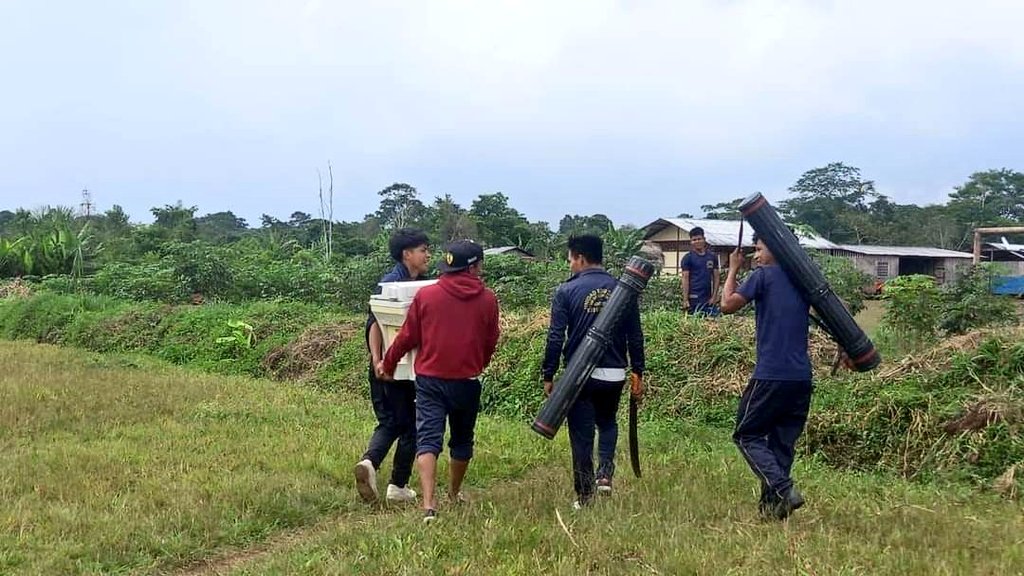 RCivil_Zona6's tweet photo. 📌MORONA SANTIAGO|
Acercamos los servicios del @RegistroCivilec a los lugares más alejados de la Amazonía ecuatoriana.
✅El 7 y 8 de diciembre, visitamos la parroquia #Macuma, en el cantón #Taisha y entregamos 114 cédulas e inscribimos el nacimiento de 37 niños.
@RCivil_Zona6 https://t.co/DAweU7x8Nv