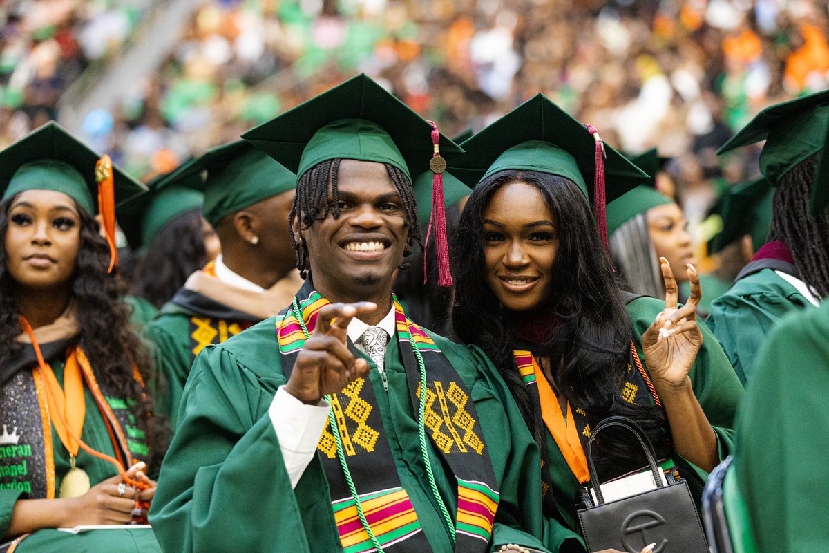 FAMUSJGC82's tweet photo. Congratulations on the hard work @FAMU_1887 @FAMUSJGC82 rattlers and struggle you endured to get here. Keep your #FangsUp, Class of 2022 
#FAMUSJGCGrads #Rattlers4Life #FAMUSJGCGradSzn https://t.co/9EHmo8FcAj
