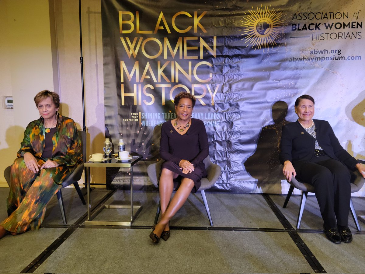 "Living Legends Luncheon" about to begin. That's my advisor in the middle. She founded the field of enslaved women's history and is one of the founders of the field of Black Women's History. Dr. Deborah Gray White IS a legend. No one can work on BWH w/o referencing her. #abwh2022
