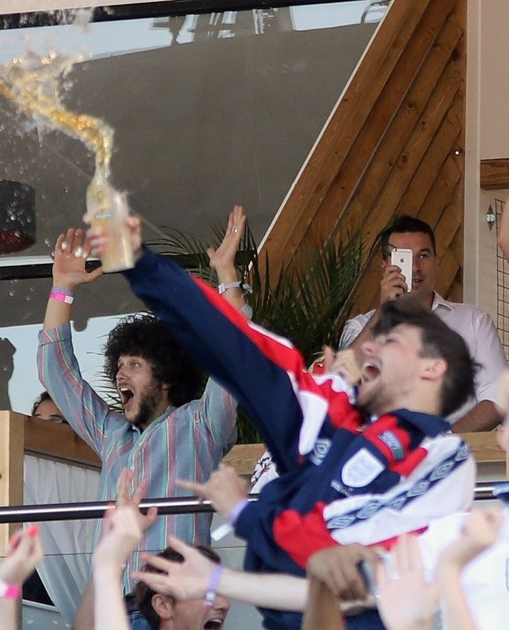 Fede_ProudOfLou's tweet photo. Louis Tomlinson right now. https://t.co/9oMYNzTGRc
