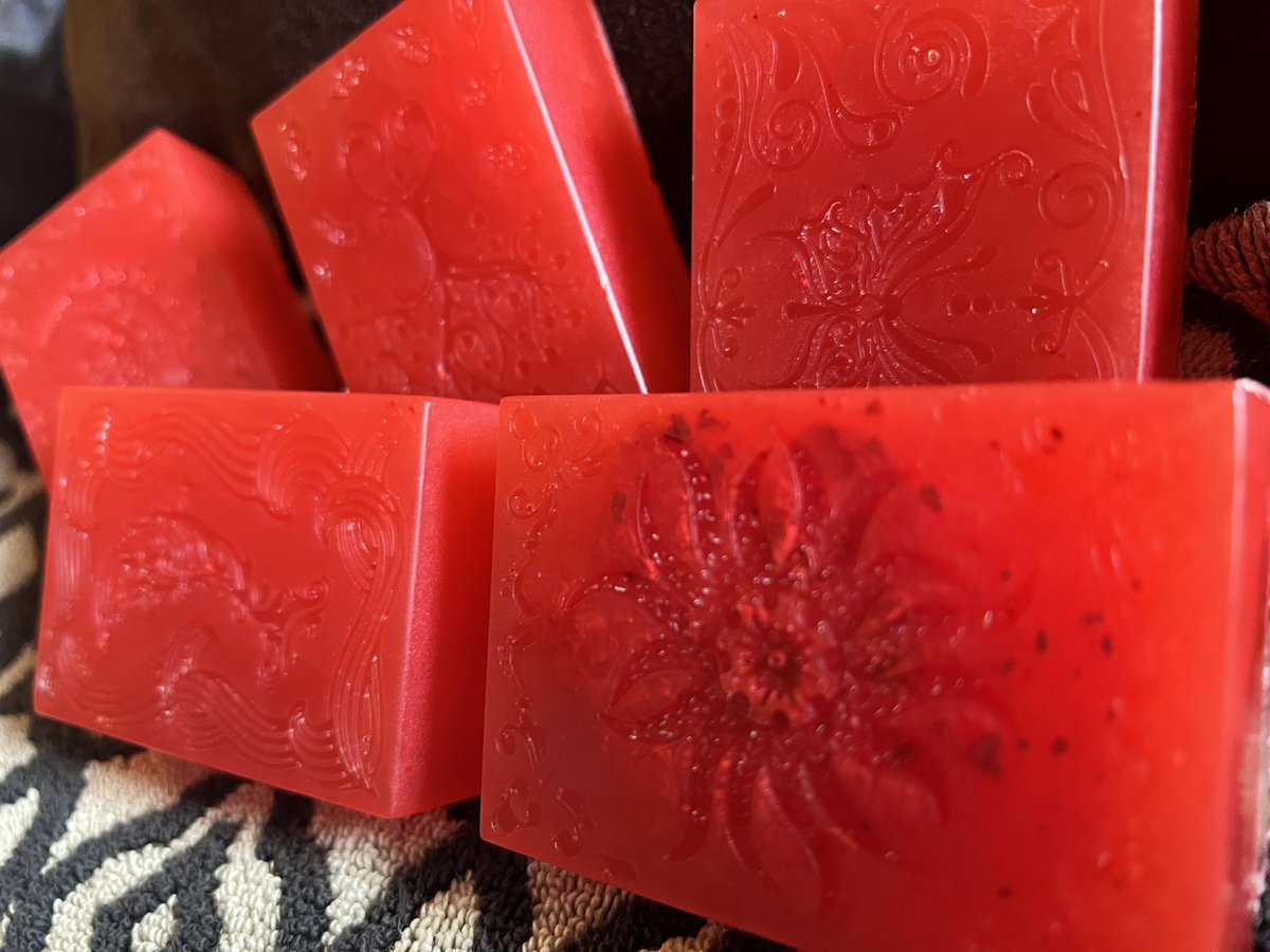 RoadQueen1967's tweet photo. More yummy soaps I’ve created today! White Mocha Truffle, HollyBerry Garland, and Balsam Pine. My kitchen smells heavenly!! 3 bars for $12.00 today! #gotsoap #pdsoapsnsuds #stockingstuffers #handcrafted https://t.co/qUKH9qzsKw