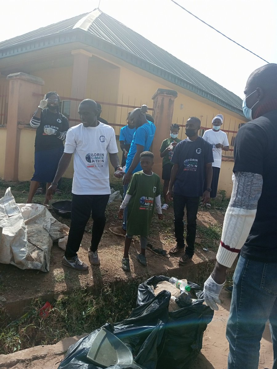 is_talitha's tweet photo. Aside being a brand we also do community service and CSR. Spent half of today being a social worker...

#ilorinNGO
#volunteer 
#communityworker https://t.co/ZfqnG0qgNA