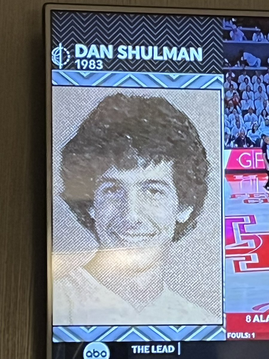 benshulman7's tweet photo. Who wore it better? https://t.co/1nMQ376Kp7