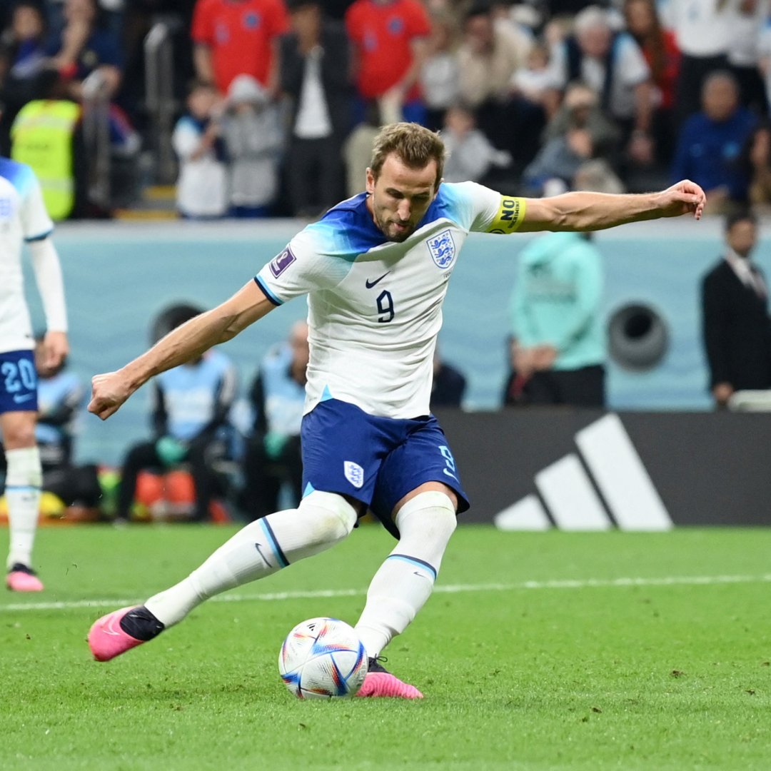 Premier League tweet media