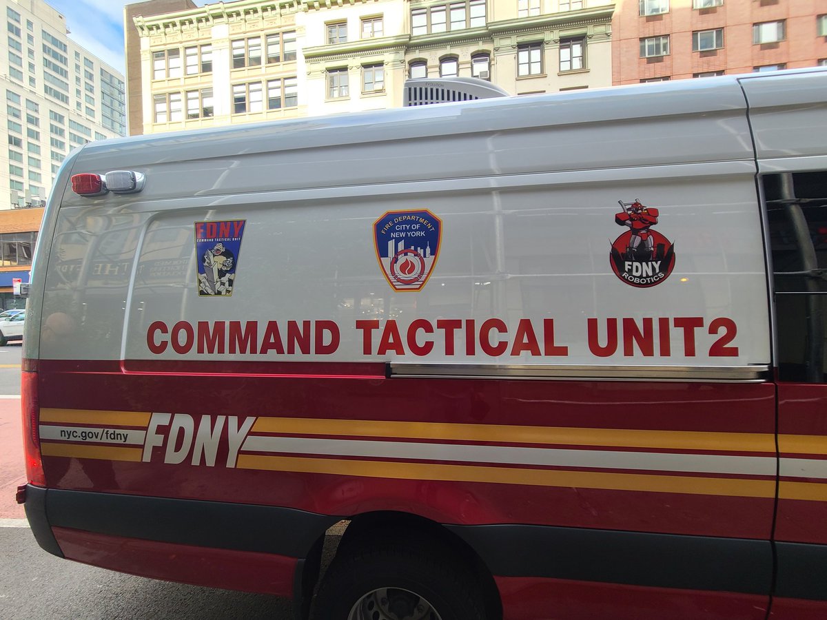 pauls612's tweet photo. Command tactical 2 out and about after a quick water rescue job in Manhattan today. @ctfirephoto #fdny #commandtactical #robotics https://t.co/mi4WxxvWBx
