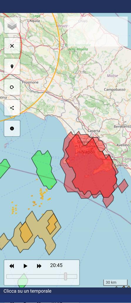 BenjaminMeteo's tweet photo. #temporale su #napoli. #Benjamin app https://t.co/tuwemQRQBr