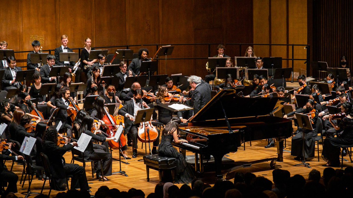 ucbmusicdept's tweet photo. The amazing UC Berkeley Symphony Orchestra in their last performances of the semester!
Find more events like these via the link in our bio.
#berkeleymusic https://t.co/fPd7XJOj7j