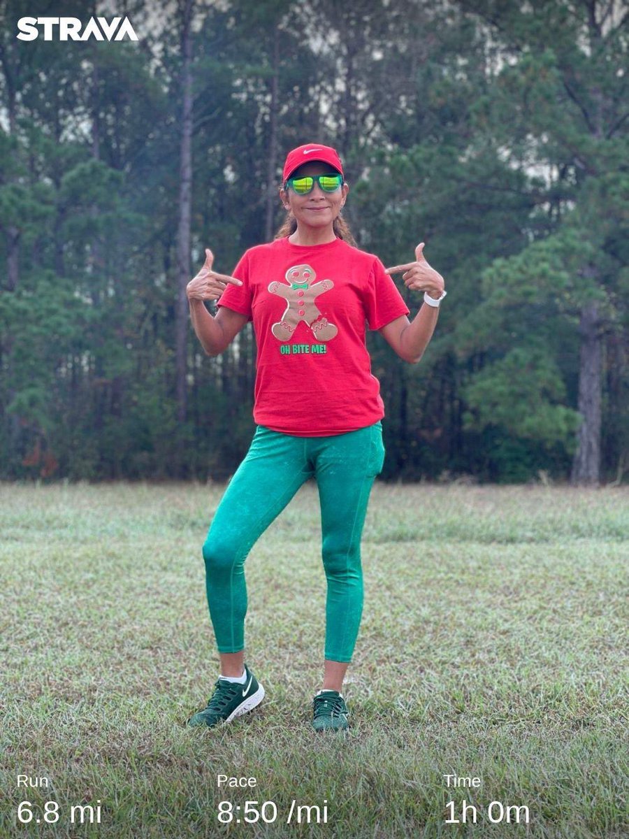 pipis_mtz's tweet photo. 6.8 millas en forma de #gingerbread  esta mañana en Heights, con  temperatura de 69°F y una humedad del 93%. 💦 #runningday #gingerbreadrun #funrun  #humidrun #runners #runningmotivation #marathontraining #runnerslife #loverunsmile #runhappy 
#funrun #runhappy #marathontraining https://t.co/FQ3DUTx5kY
