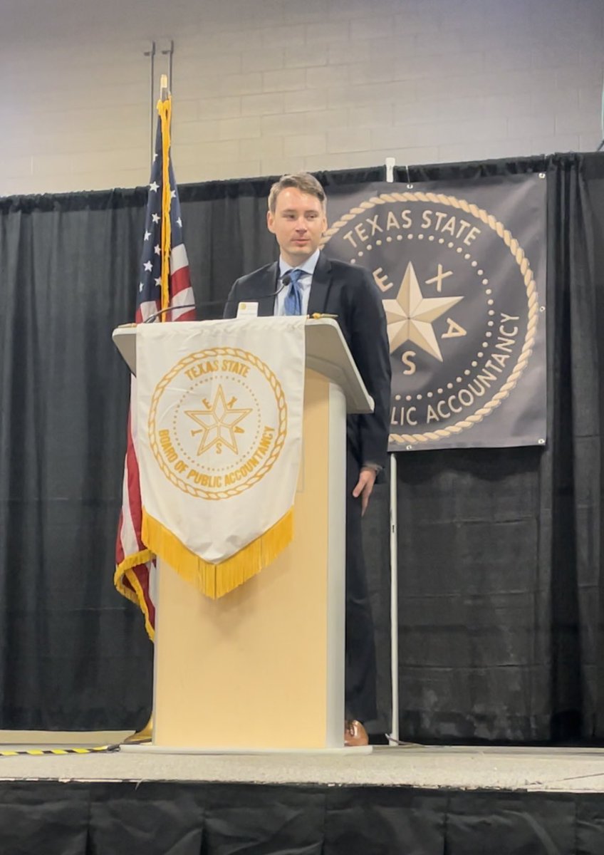 fredrez's tweet photo. Congratulations @derekrezler on being recognized as an “Outstanding Candidate” at today’s #tsbpa CPA swearing-in ceremony in Austin. Great speech! @Baylor_Business @BDO_USA https://t.co/0R8djQb49k