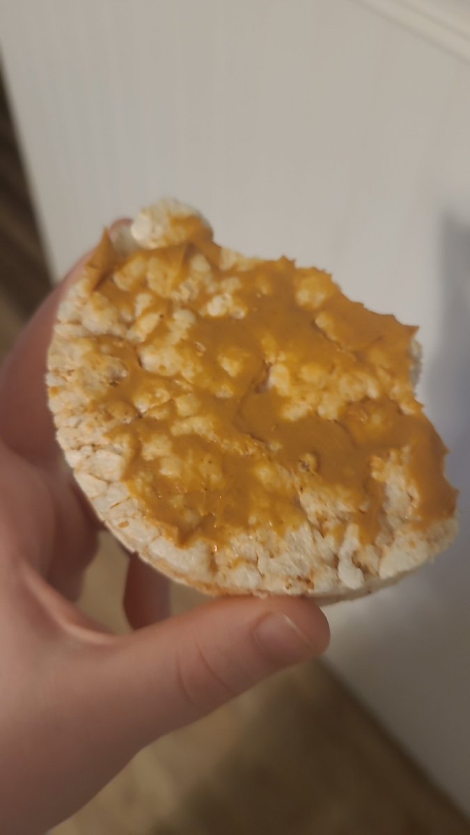 starry_asteria's tweet photo. What I ate today

rice cake 35 cal

had no clue how to calculate less than a teaspoon of peanut butter https://t.co/ywOTThZr7X