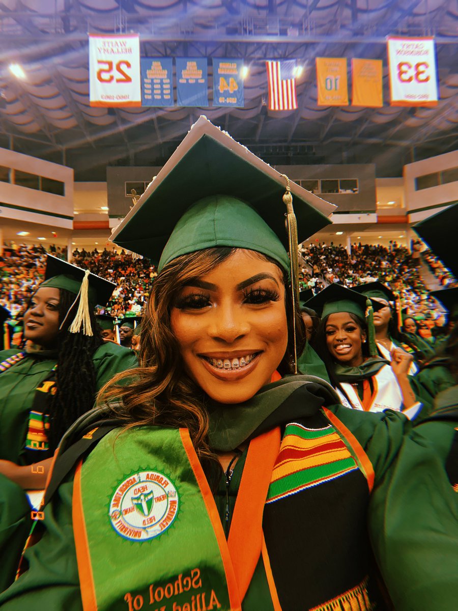 Tinkker__'s tweet photo. FAMU GRAD 🎓🐍 https://t.co/d38pstePaM