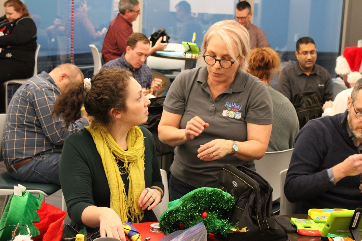 replayforkids's tweet image. Thanks to the kind folks @Stantec in Cleveland, we&apos;re spreading some holiday joy this season!