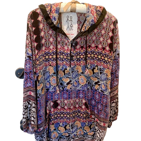 kate_vine_'s tweet photo. So good I had to share! Check out all the items I'm loving on @Poshmarkapp from @therackco #poshmark #fashion #style #shopmycloset #anthropologie #reformation #johnnywas: https://t.co/nf5mMUF47z https://t.co/ujz72l5yVC