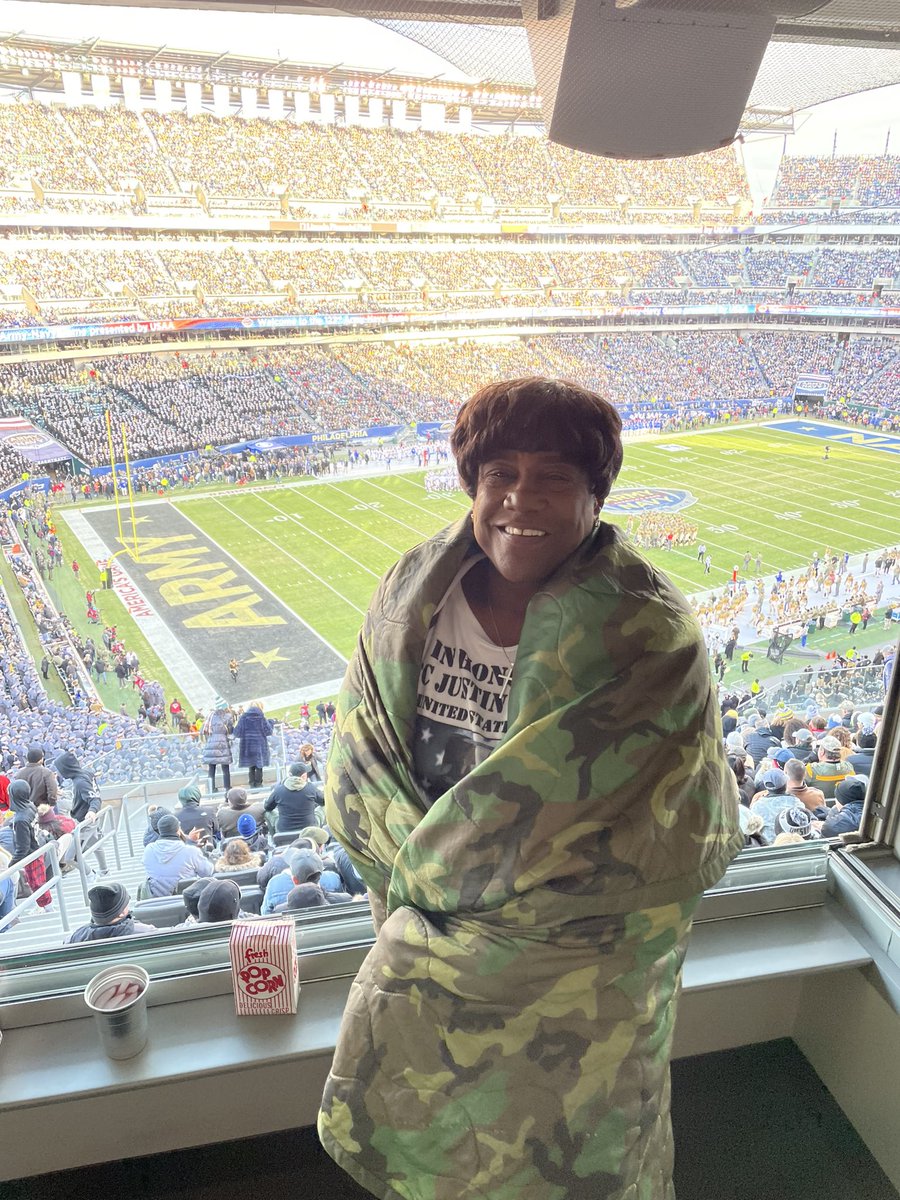 ArmyMomDukes's tweet photo. @101stAASLTDIV @USArmy @FORSCOM @18airbornecorps Wearing my son’s woobie!  Go Army-Beat Navy. PFC Justin Davis -USA-KIA 2006 #RIP https://t.co/zAx7Bh1Qd5