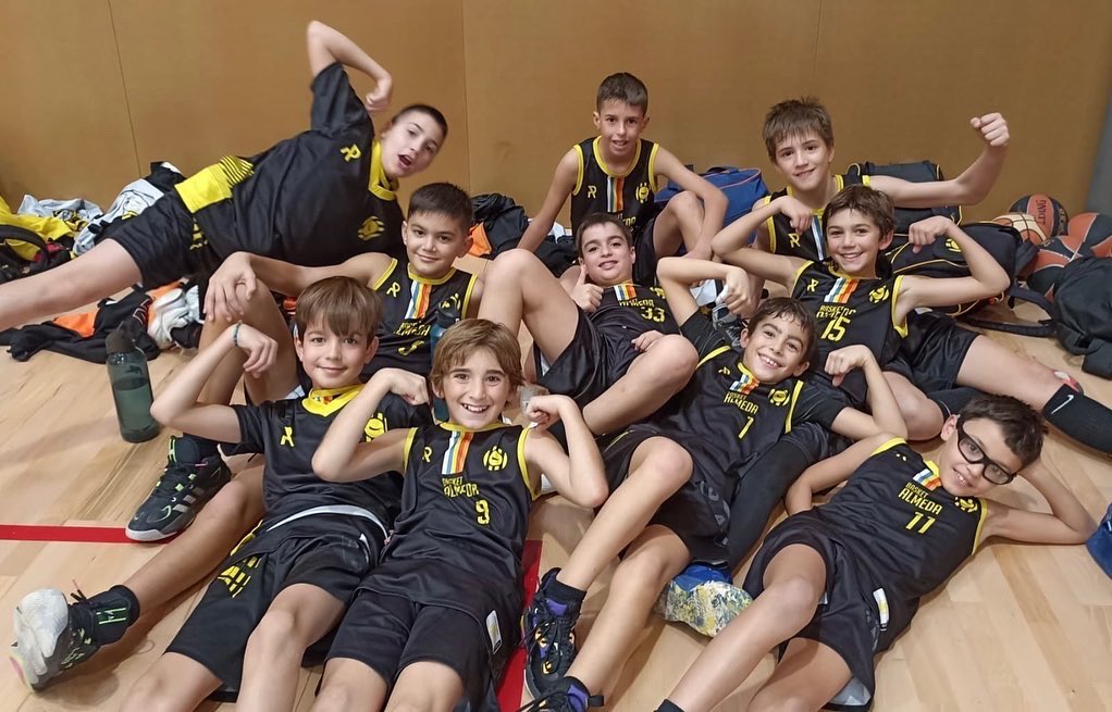 Torneig <a href="/CopaMaresme3V/">Copa Maresme 3Viles</a> Mini🏀

👉🏻 El Mini Negre masculí finalitza en cinquena posició després de guanyar l’últim partit davant <a href="/cbhospitalet/">C.B. L'Hospitalet</a> a la pròrroga i amb cistella d’or!!!😍

💪🏻 Grans dies plegats, aprenent i gaudint d’una nova experiència!