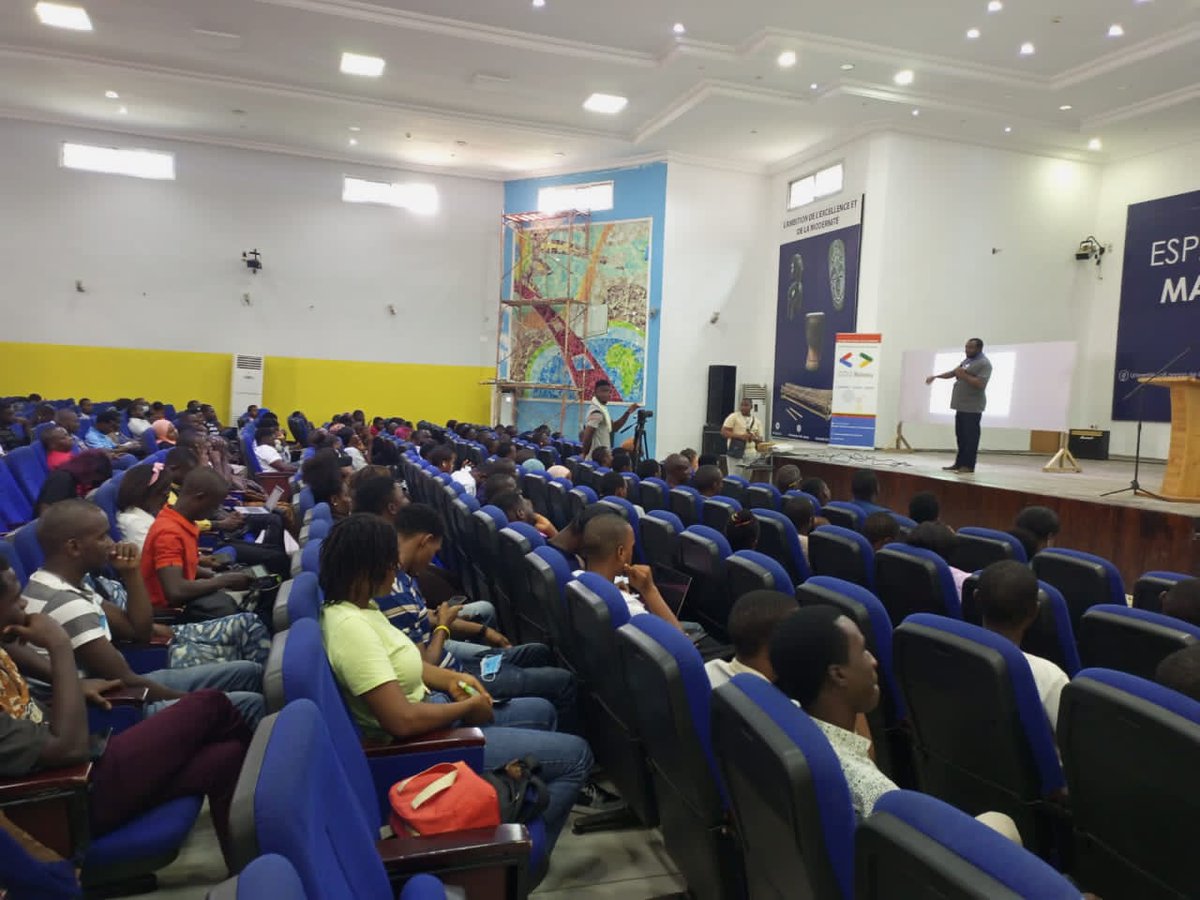 Cyprien_T's tweet photo. Planifier et organiser des évènements avec Google Workspace par @Cyprien_T 
#DevFest2022 #DevFest #DevFestConakry #DevFestConakry2022 #GDE #GoogleWorkspace https://t.co/KksTFvSvBa