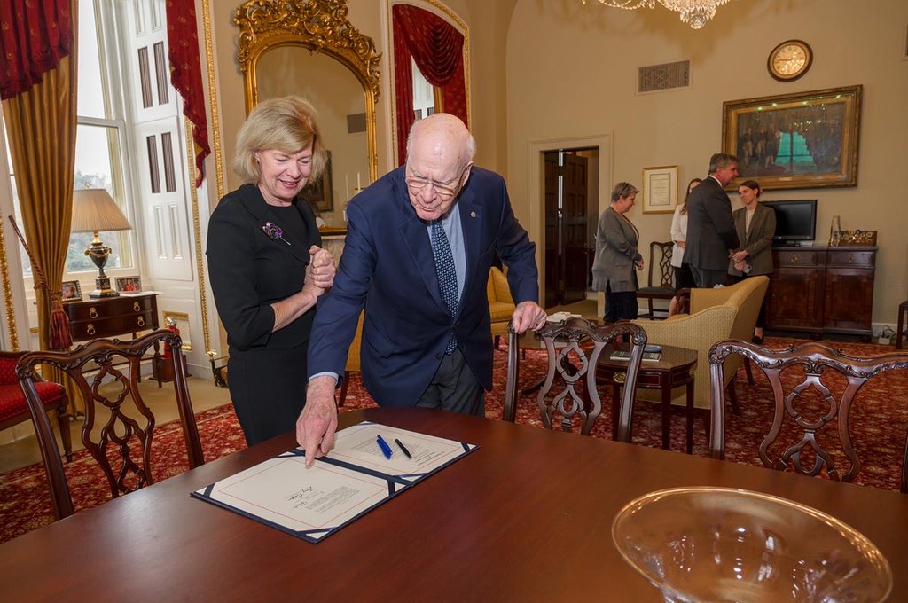 SenatorLeahy's tweet photo. As Senate President Pro Tem I designated signing of the #RespectForMarriageAct to @SenatorBaldwin, who led this effort. Now her signature is on the final bill along w/ Speaker Pelosi and, soon, Pres. Biden. #LoveIsLove https://t.co/RrevNQx1Pf