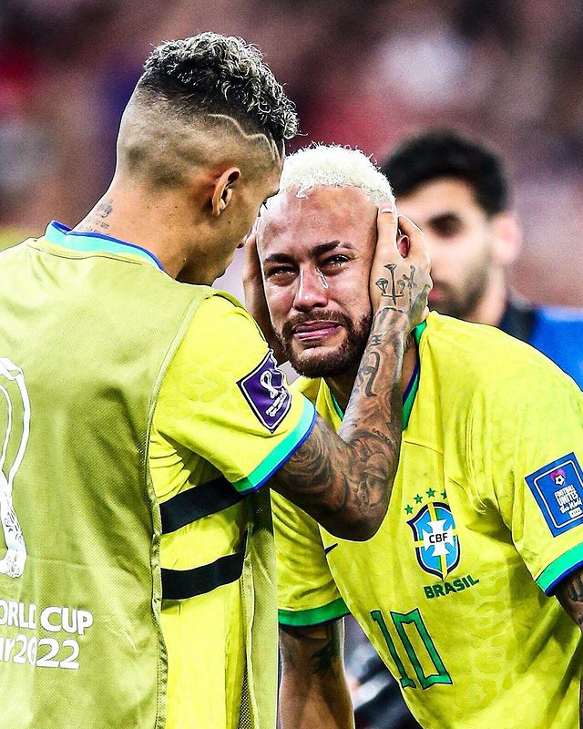 أغرب نسخه من كأس العالم
كسرتم قلبي 💔💔💔