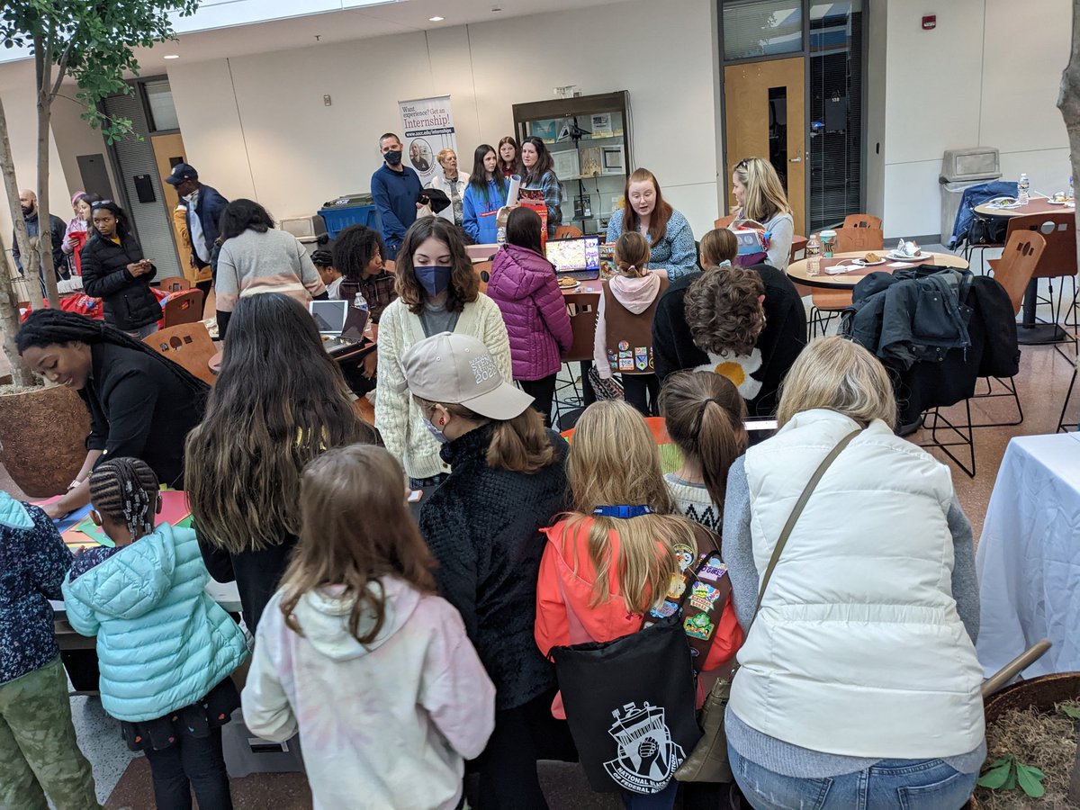 MelanieAnnS's tweet photo. We are representing the @MICAGameLab and recruiting the next gen of @mica !! #micamade #womenintech #IndieGameDev #WomeninEntertainment https://t.co/DWr4P5d4DQ