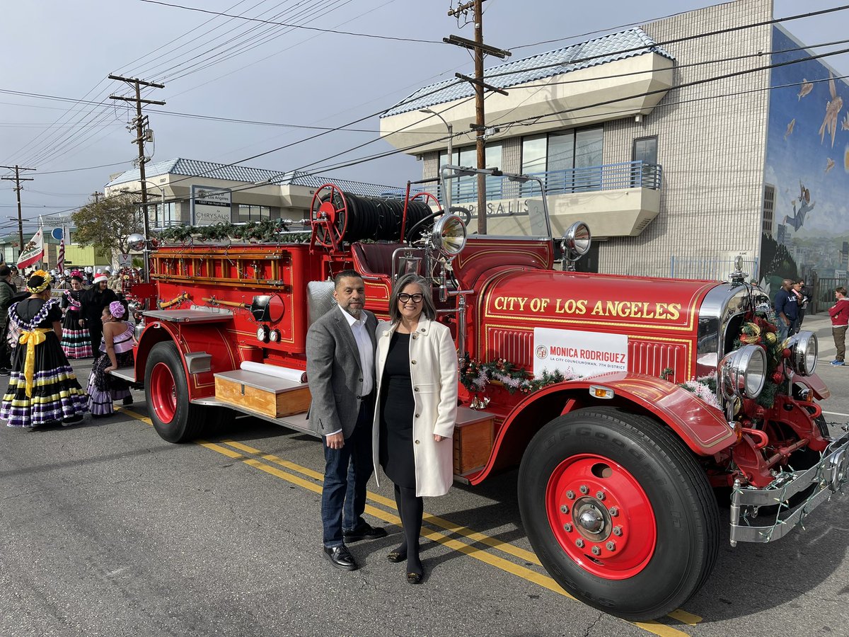 LAFD Bandwagon tweet media