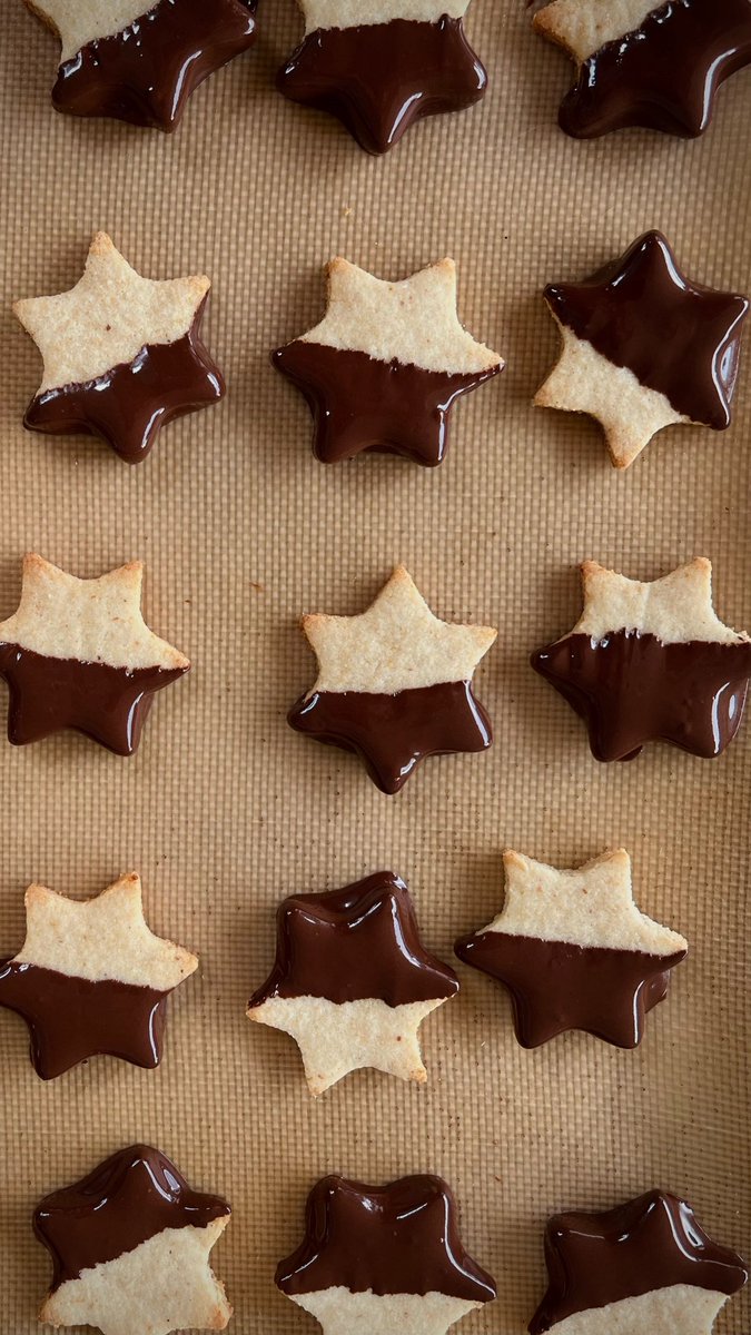 nuniestrella's tweet photo. Galleticas de coco y chocolate! https://t.co/8N7mGIplGi https://t.co/1C70Ynq5Xf