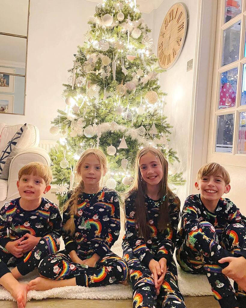 ✨ For me, these four are, and always will be, pure magic! ✨ The greatest gift I’ve ever had, and the best thing I could ever find under the tree ✨

Honesty time… the Christmas spirit is proving to be a bit elusive for me this year. I’m normally a rea… instagr.am/p/CmADLJTsuvf/