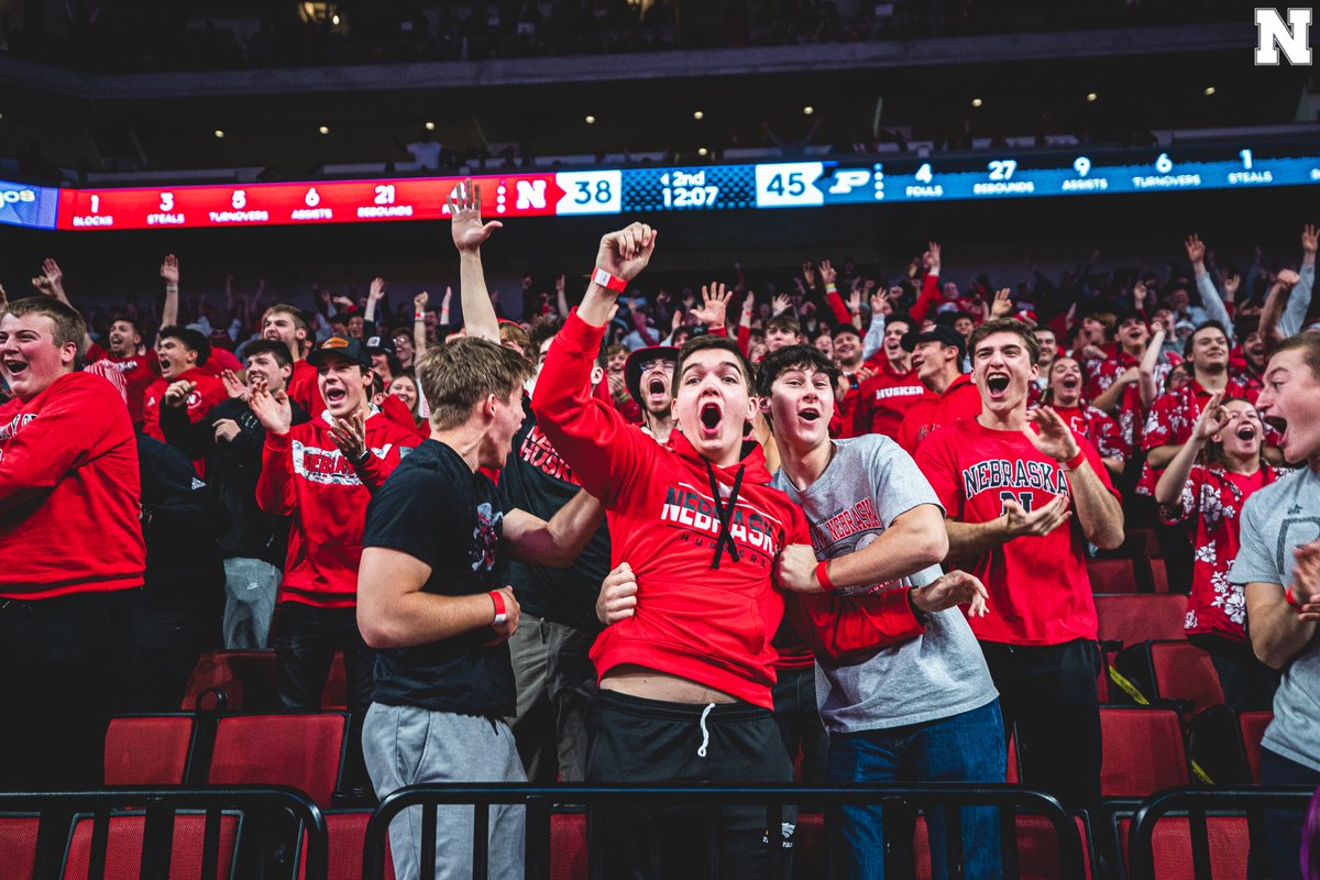 HuskerMBB's tweet photo. Keep pushing, Big Red!

Husker Nation is behind you. https://t.co/2c97920Yoo