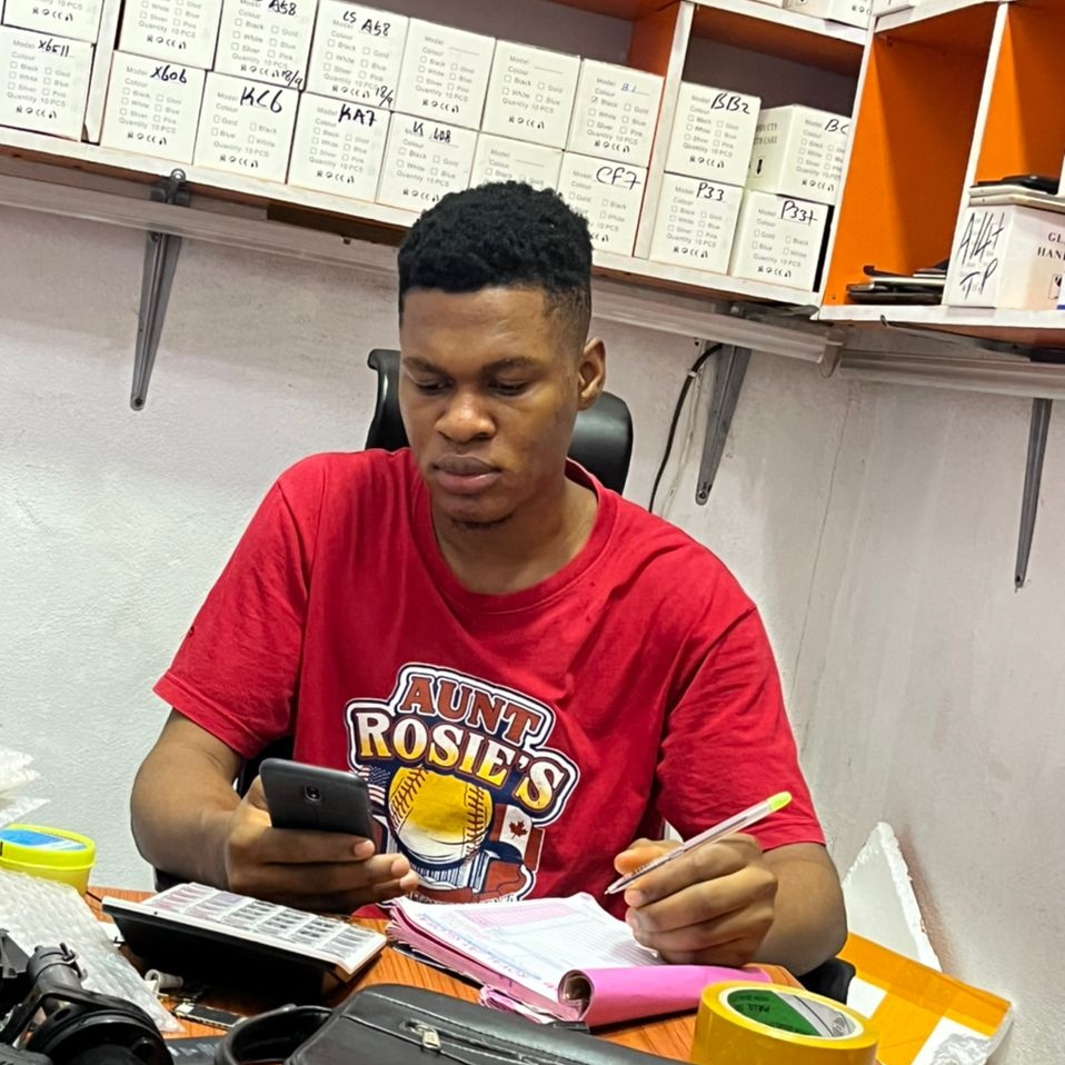 EmmyChidera's tweet photo. #NewProfilePic https://t.co/e6jiocUhDB