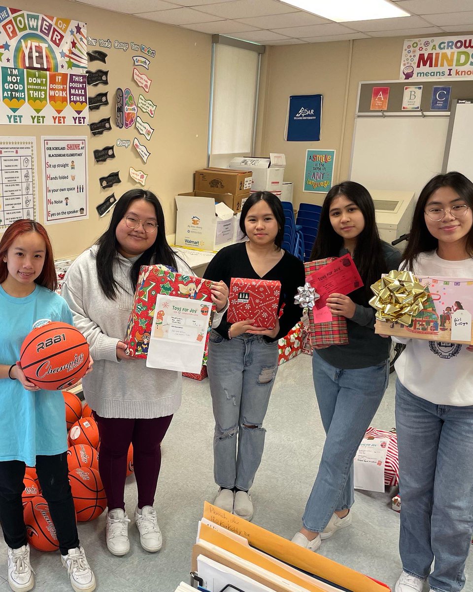 LobosInteract's tweet photo. Operation Love was great today! ❤️
#interact #chavez #operationlove https://t.co/4bjrI29K0J