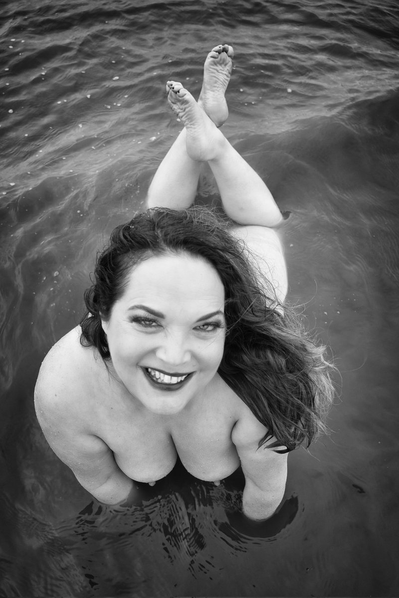 OfFiddler's tweet photo. From above
Model: Tournesol
#wideangle #northsea #nudebathing #nudeinnature #nudeinpublic #freeyourself #freethebody #loveyourself #loveyourbody #beautyisdiversity #allsizesarebeautiful #allbodiesaregoodbodies #bodypositivity #curvygirlscan #plusandproud #nudeandhappy https://t.co/6taP2WRYHw