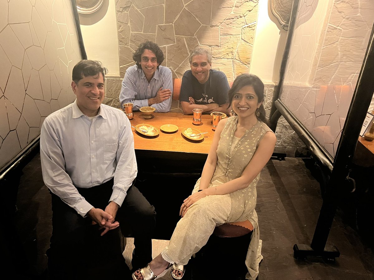purviparwani's tweet image. #CSI2022 - Dinner and Gala for the first day! So much love and warmth around me. Great meeting #Cardiovascular colleagues from across the world in Chennai! Amazing to see growth of cardiology in India! Back at it- tomorrow again. @ProfKausikRay @g_andre_ng @prabhud19