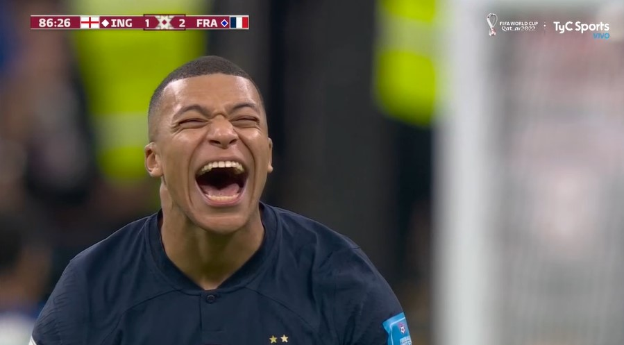 Harry Kane erró el penal y así reaccionó Kylian Mbappé.