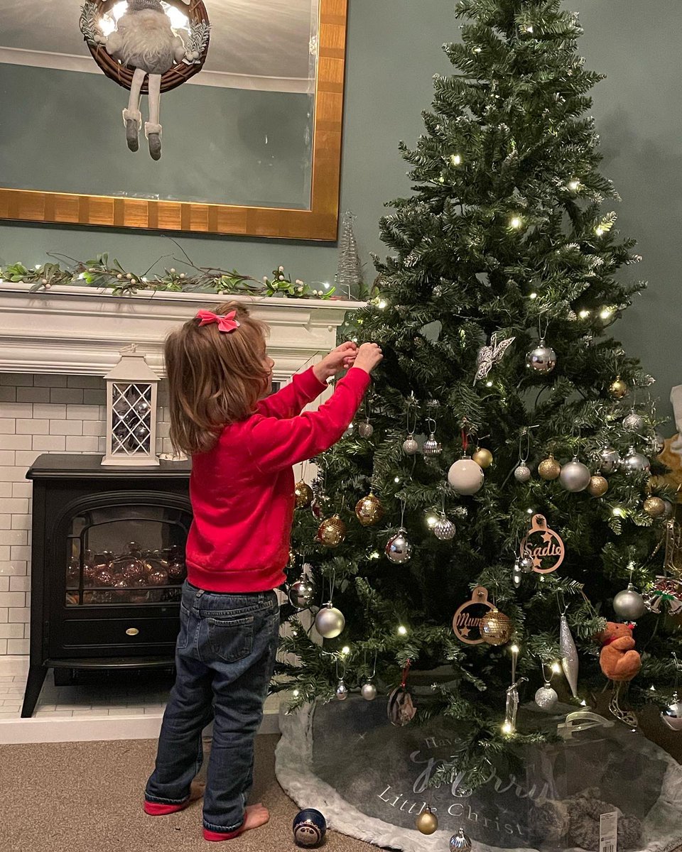 MrsSweetie3's tweet photo. Tree time and a trip to Santa! Not bad for two people with tonsillitis! Love this age #thisisthree #newhomeforchristmas #luckymummy https://t.co/oswUzerNqB