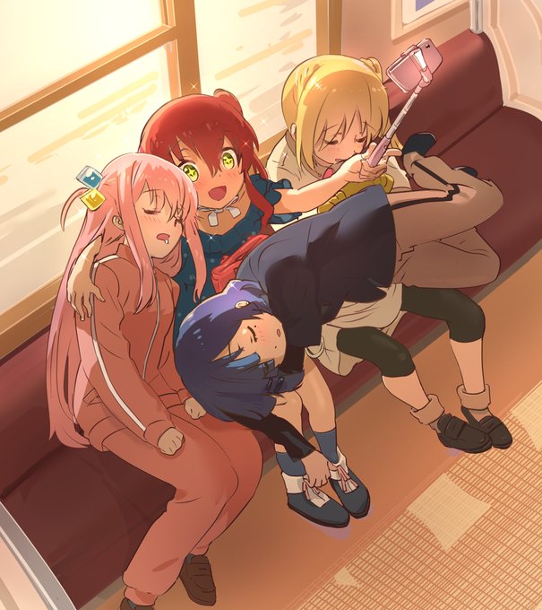 帰り路、結局寝てしまったみんなと、記念撮影をする喜多ちゃん…
(✧▽✧)キターン!
#ぼっち・ざ・ろっく 