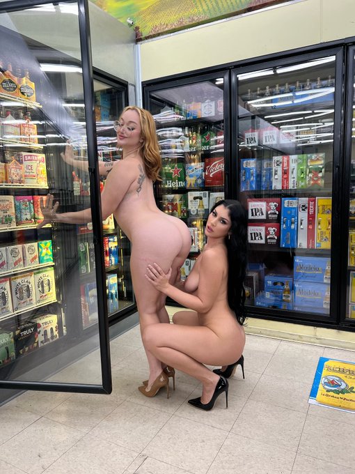 gas station gremlins https://t.co/npk57wltCk