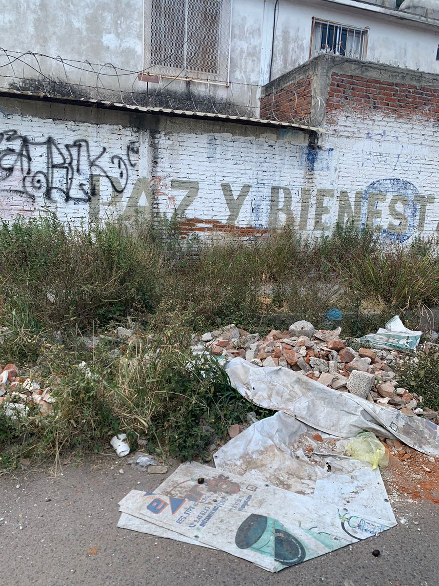 tzompakikin's tweet photo. @PueblaAyto Hola, cómo puedo solicitar el apoyo para la limpieza de una calle que colinda con mi casa ? han arrojado más basura y es inseguro https://t.co/PBqExJYVEb